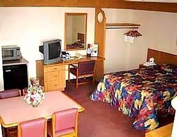 Select Stay Evans Room photo